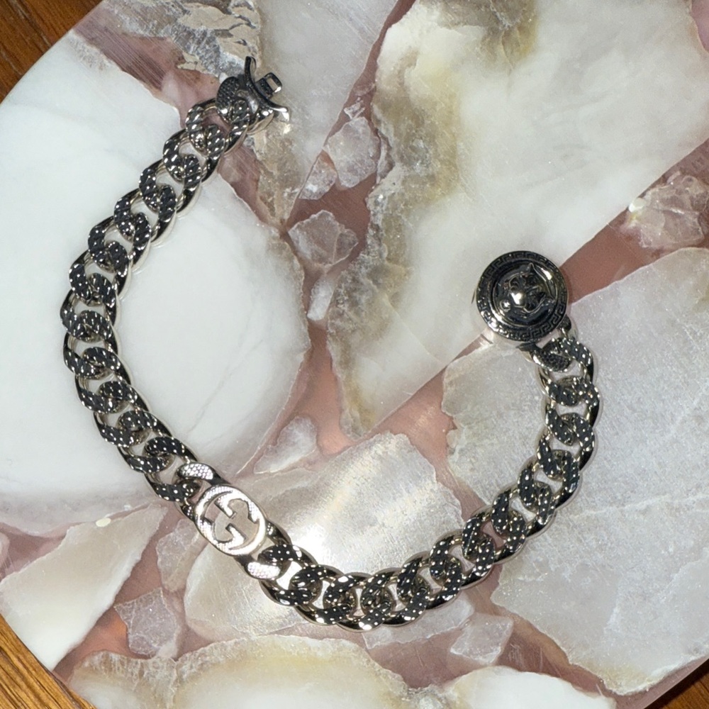 Gucci silver interlocking bracelet